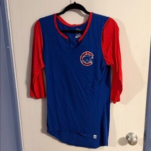 Women’s Chicago cubs shirt